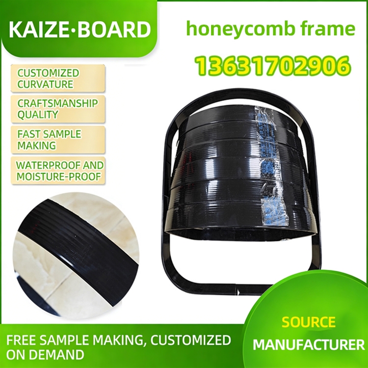 Pet bag supports honeycomb frame